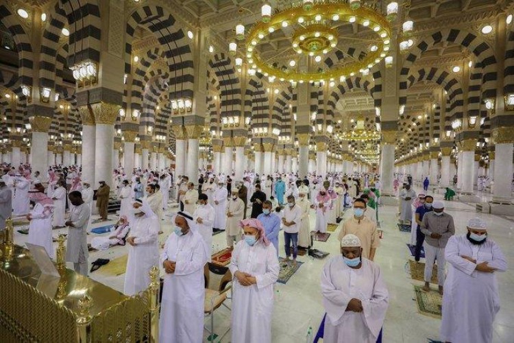 وفق الإجراءات الاحترازية .. فتح المسجد النبوي خلال العشر الأواخر من شهر رمضان على مدار الساعة