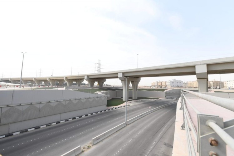 أمانة الشرقية: ٨٧٪ نسبة إنجاز مشروع استكمال تنفيذ جسر طريق الأمير نايف مع تقاطع سكة الحديد بالدمام