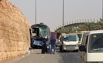 الهلال الأحمر يباشر حادث تصادم لحافلة يخلف  12 اصابة بالرياض