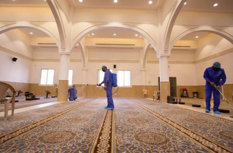 الشؤون الإسلامية تعيد افتتاح 12 مسجداً بعد تعقيمها في 3 مناطق