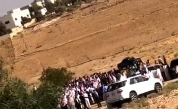 بعد وفاتهم في حـادث مروري .. أهالي مدينة سما السرحان بالأردن يدفنون جثامين الأشقاء السعوديين