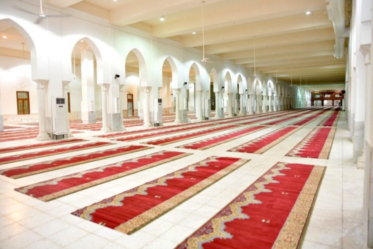 وزارة الشؤون الإسلامية تكمل مشروع فرش مساجد المشاعر المقدسة بمساحة تتجاوز ٣٢ ألف متر بالسجاد الفاخر