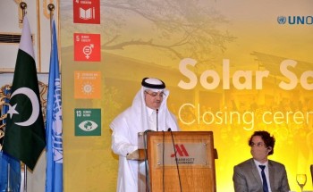 سفير المملكة في باكستان يدشن مشروع تجهيز وتوفير الطاقة الشمسية لـ (1240) مدرسة