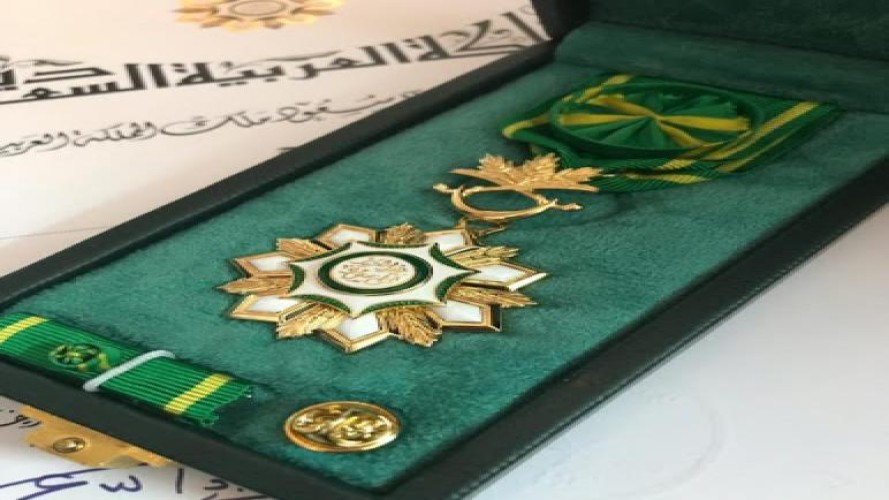 منح عشرة مواطنين وسام الملك عبدالعزيز من الدرجة الثالثة لتبرعهم بأحد أعضائهم الرئيسية