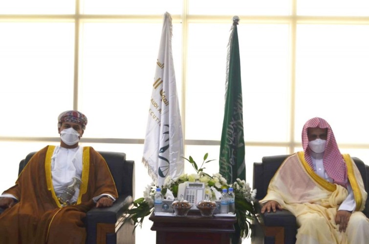 النائب العام يلتقي المدعي العام العماني في جدة