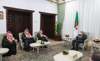 خادم الحرمين الشريفين يبعث رسالة شفوية لرئيس الجزائر