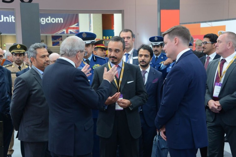 سفير خادم الحرمين الشريفين لدى المملكة المتحدة يزور الجناح السعودي في معرض معدات الدفاع والأمن الدولي DSEI في لندن