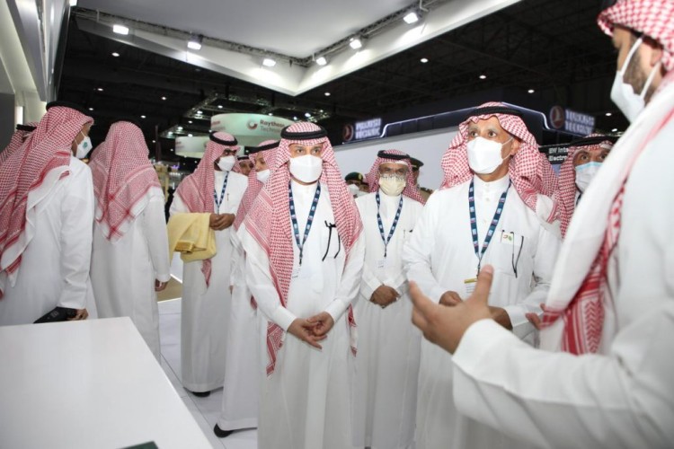 الهيئة العامة للصناعات العسكرية تفتتح جناحها في معرض دبي للطيران