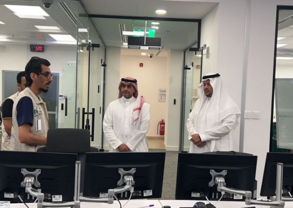 مدير عام وزارة التجارة بالرياض يزور المركز الاقليمي للقيادة والتحكم بصحة الرياض 
