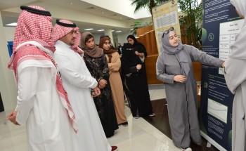 كلية إدارة الأعمال بجامعة الامام عبد الرحمن بن فيصل تُطلق معرضاً لمشاريع الطالبات لتحليل البنوك السعودية
