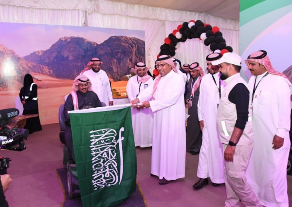 رئيس الاتحاد السعودي للسيارات والدراجات النارية يطلق شارة “رالي تعزيز الصحة”