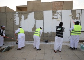 أمانة مكة تُنفذ مبادرة معالجة التشوهات البصرية في حي الرصيفة المجاور لـ “جوهرة الرصيفة”