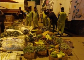 وكالة البلديات تغلق 5 مستودعات مخالفة وتصادر أكثر من 2 طن مواد غذائية فاسدة بمكة المكرمة