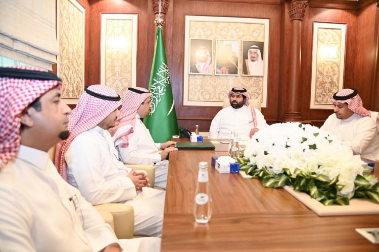 سمو نائب أمير منطقة جازان يطلع على جهود فرع البيئة بالمنطقة لدعم زراعة البن السعودي