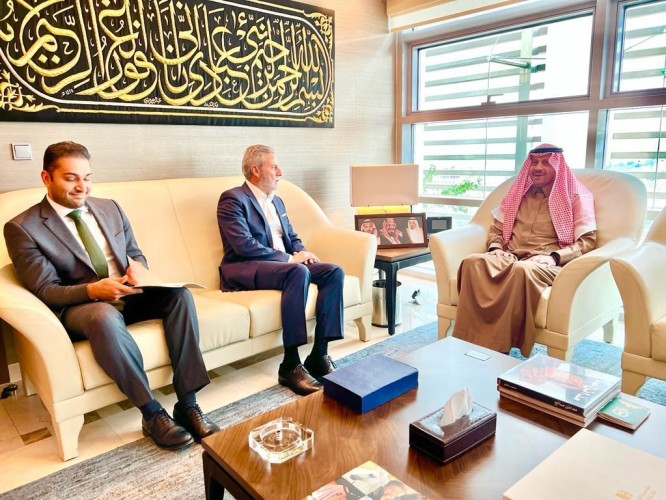 سفير خادم الحرمين بالأردن يلتقي بمساعد الأمين العام للأمم المتحدة والمنسق الإقليمي للشؤون الإنسانية للأزمة السورية