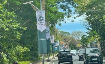 “اندونيسيا” تتزيّن بأعلام المملكة والدول المشاركة في مؤتمر الدولي الإسلامي لدول آسيان الثاني