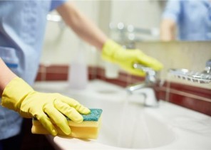 “الموارد البشرية”: عدد العمالة المنزلية الطبية لا يؤثر على استحقاق الضمان