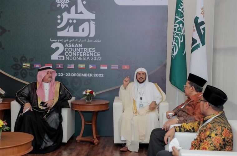 وزير الشؤون الإسلامية يلتقي وزير الشؤون الدينية الإندونيسي بمدينة بالي