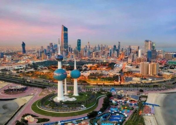 الكويت : إبعاد نحو 3 آلاف من «المُتشبهين بالنساء» وبعضهم متحول جنسي عن البلاد