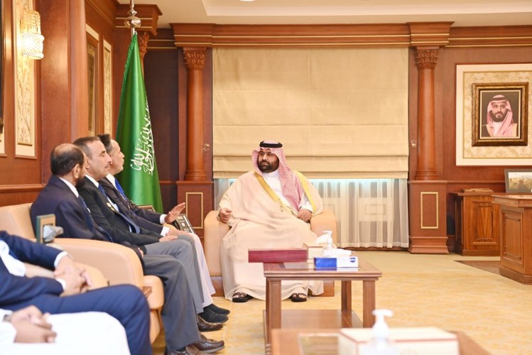 سمو نائب أمير منطقة جازان يستقبل نائب رئيس جمعية الكشافة العربية السعودية