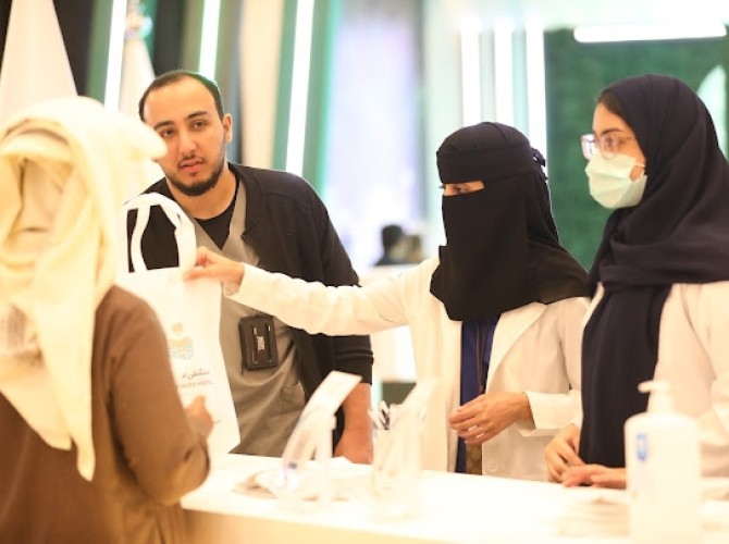 الخدمات الطبية بوزارة الداخلية تشارك في مهرجان الملك عبدالعزيز للإبل ضمن معرض وزارة الداخلية