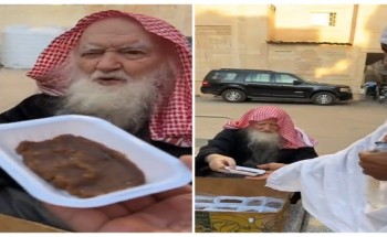 “لوجه الله”.. بالفيديو: رجل يبلغ من العمر 95 عاما يوزع التمر والحلويات والشاي والقهوة على المحتاجين يومياً