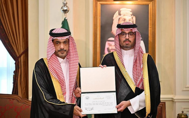 سمو الأمير سعود بن جلوي يستقبل مدير مكافحة المخدرات بجدة