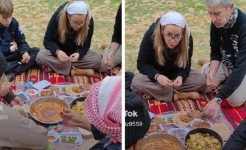 بالفيديو: مواطنين يستضيفون سائح إسباني وعائلته .. ويتناولون الإفطار في منطقة برية غرب حائل