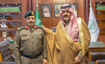 أمير حائل يقلد نائب مدير شرطة المنطقة اللواء عبد العزيز الشهراني رتبته الجديدة