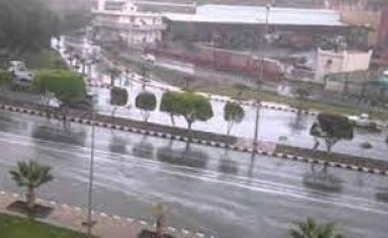 هطول أمطار من خفيفة إلى متوسطة على مدينة عرعر