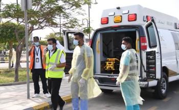 لجنة الطوارئ والأزمات بصحة جدة تنقذ ستينياً أثناء الحالة المطرية