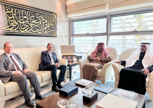 سفير المملكة بالأردن يستقبل رئيس مجلس أمناء جامعة عمان العربية