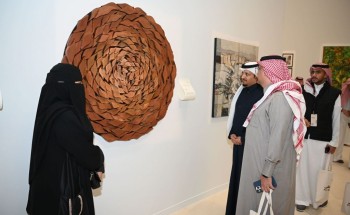 محاكاة تجربة الإنسان السعودي مع أرضه عبر معرض”من الأرض” في إثراء