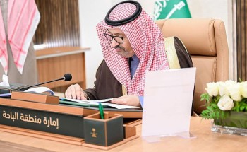 سمو أمير الباحة يُناقش مشاريع بلدية محافظة المندق