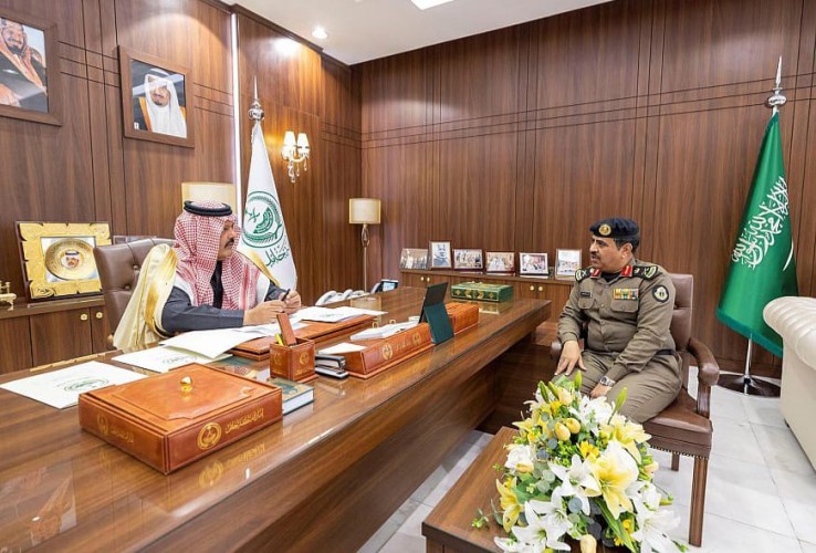 سمو الأمير عبدالعزيز بن سعد يستقبل مدير شرطة المنطقة