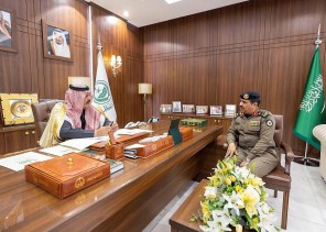 سمو الأمير عبدالعزيز بن سعد يستقبل مدير شرطة المنطقة