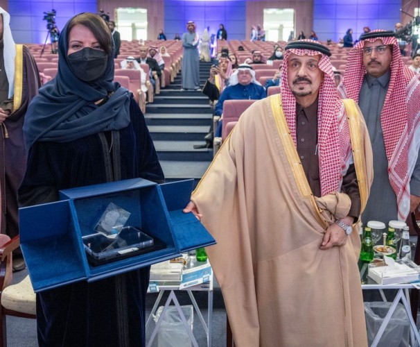 مؤتمر الزهايمر الدولي الخامس يكرم الأمير فيصل بن بندر نظير دعمه المستمر الجمعية السعودية لمرض الزهايمر