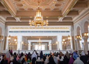 (68) مصلى نسائي في خدمة قاصدات المسجد الحرام مجهزة بخدمات توجيهية وتعليمية باللغات العالمية