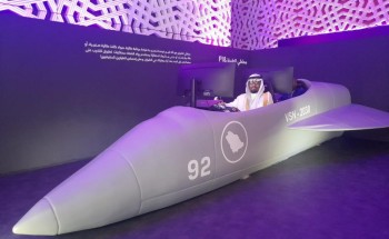 المستشار أحمد بن علي آل مطيع يزور معرض الرياض للفضاء