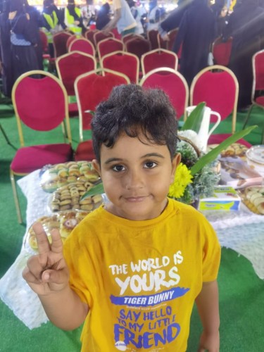 الطفل البراء خالد أحمد عقدي  اصغر متطوع في فريق نتراحم التطوعي
