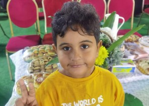 الطفل البراء خالد أحمد عقدي  اصغر متطوع في فريق نتراحم التطوعي
