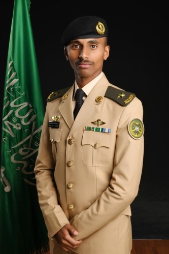قاسم قحل يحتفل بتخرج ابنه من كلية الملك عبدالعزيز الحربية برتبة ملازم