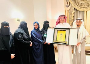 الأمير تركي بن محمد بن ناصر يستقبل رئيسة مجلس جمعية الثريا الخيرية للمكفوفين
