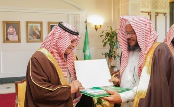 سمو أمير تبوك يتسلّم التقرير السنوي لأعمال فرع وزارة الشؤون الإسلامية بالمنطقة