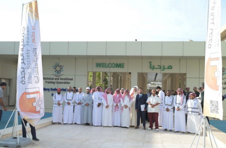 متطوعو (البر) ينفذون مبادرة تشجير بالمعهد الصناعي الثانوي تفاعلاً مع (السعودية الخضراء)