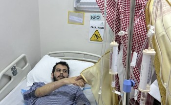القحطاني “يعايد المرضى بمستشفى فيفاء العام