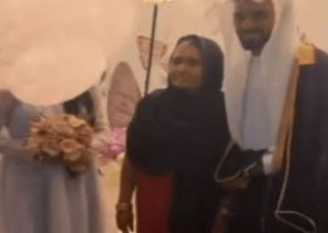 بعد إقامة أسرة سعودية حفل زفاف له .. بالفيديو: عريس بنغالي يعرب عن سعادته “أنا أحب المملكة كثيرا”