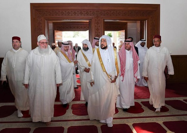 وزير الشؤون الإسلامية يزور جامع الملك فهد بمدينة طنجة المغربية