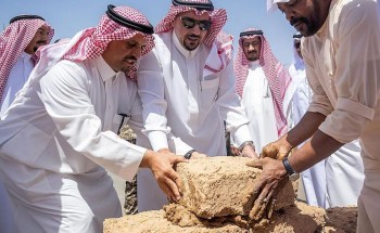 سمو أمير القصيم يضع حجر الأساس لمشروع بوابات بريدة التاريخية