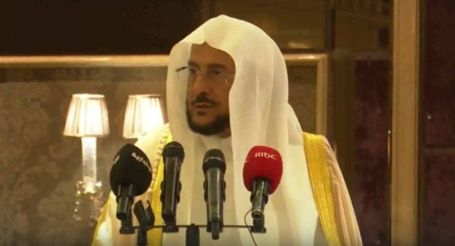 وزير الشؤون الإسلامية: سنكون سدا منيعا ضد الإرهاب والتطرف .. ويدعوا المواطنين السير خلف القيادة الرشيدة